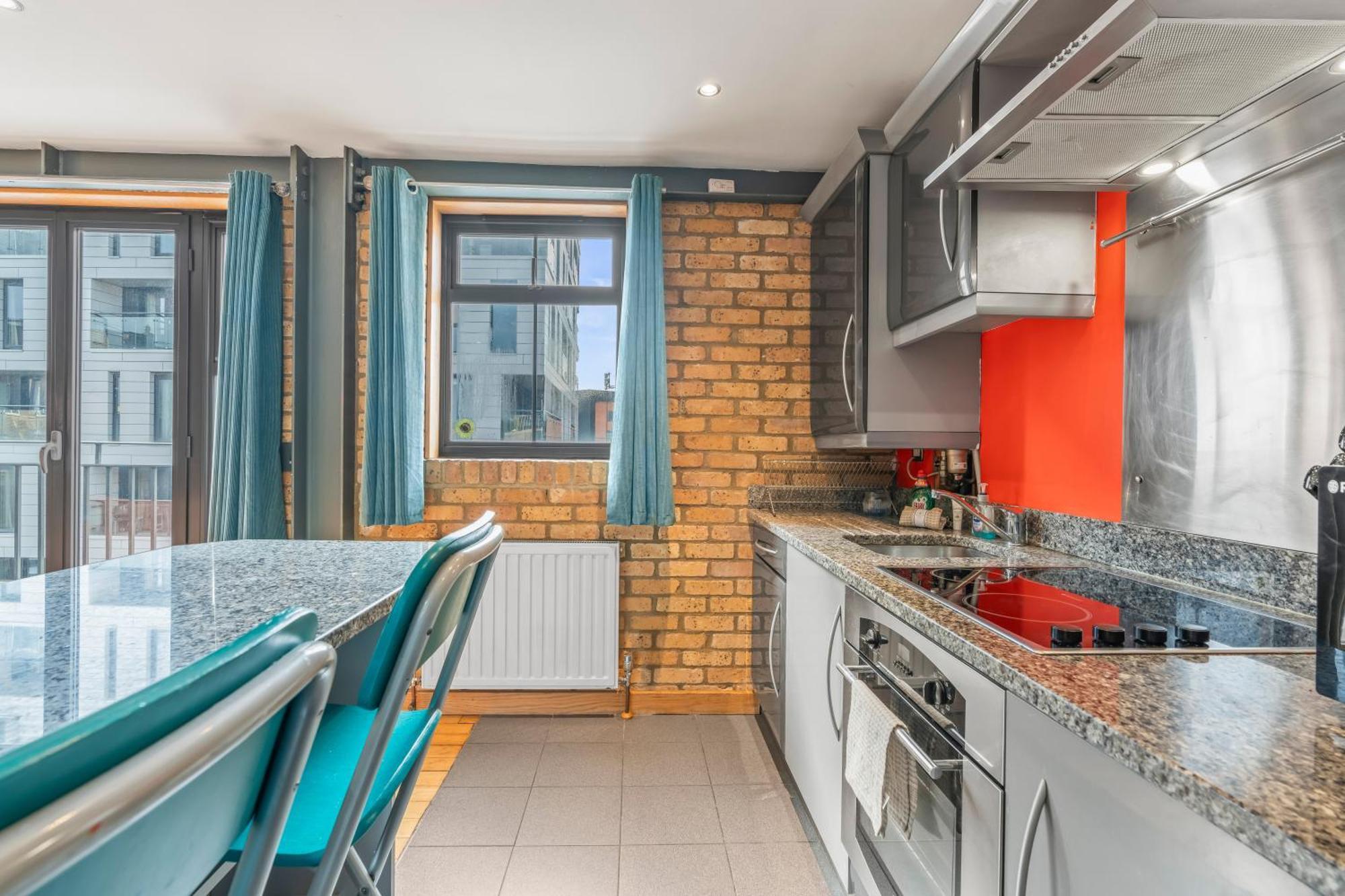 Waterloo - Modern And Industrial 2 Bed - Close To Bridge, Sleeps 6 Apartment