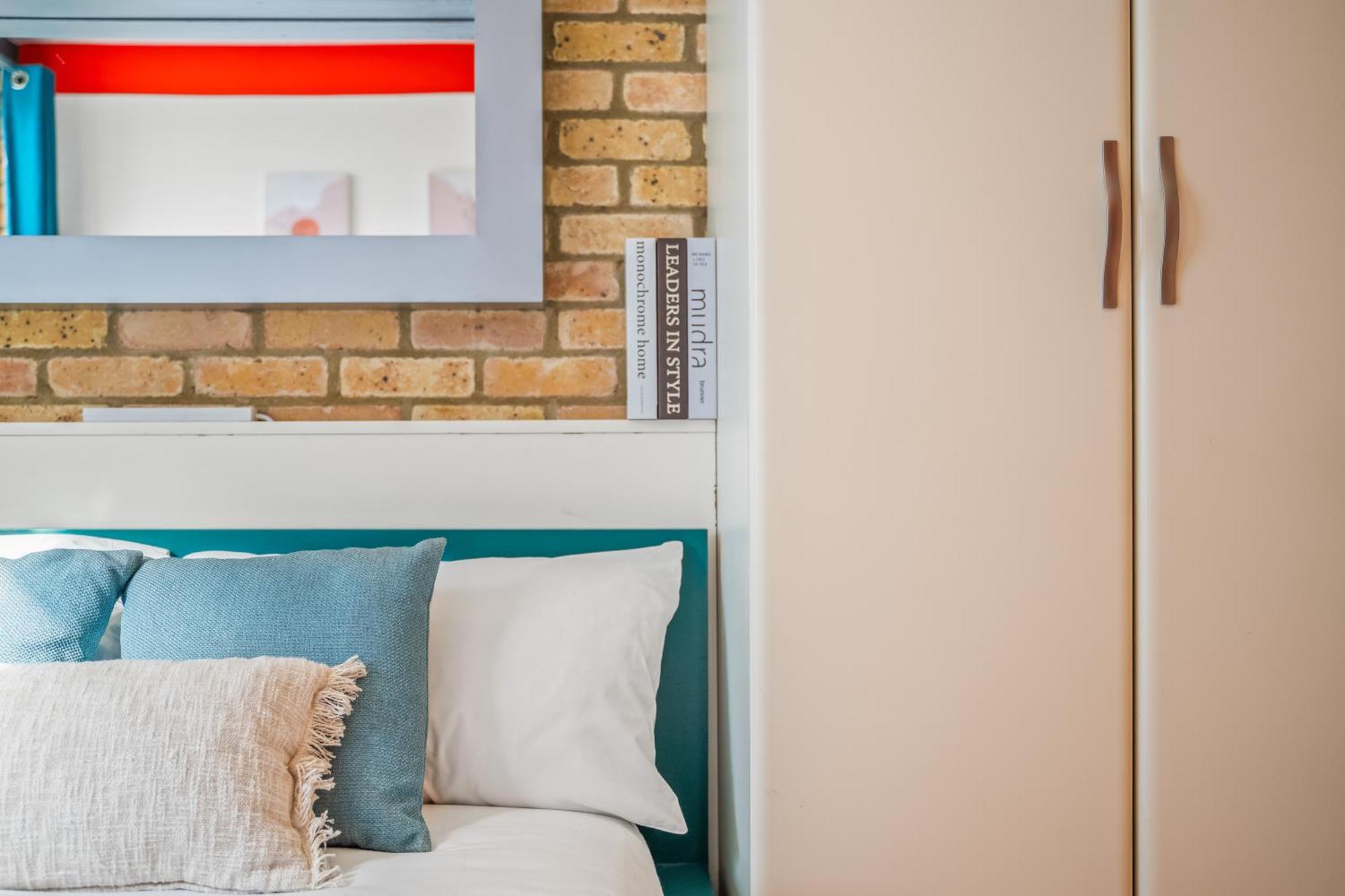 Waterloo - Modern And Industrial 2 Bed - Close To Bridge, Sleeps 6 Apartment